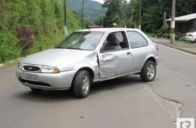 Motociclista fica ferido em colisão na Avenida Caetano Branco