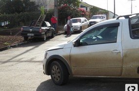 Veículo invade preferencial e causa acidente na Cidade Alta