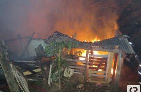 Aposentada perde tudo em incêndio no bairro São Jorge