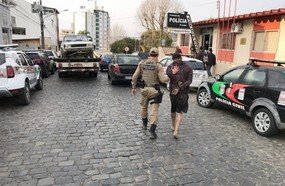 Ladrão é preso após invadir loja da Havan com veículo em Lages
