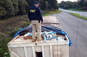 PRF apreende carga de cigarros avaliada em R$ 1,5 milhão