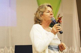 Mãe do tenista Guga Kuerten palestrou em Joaçaba