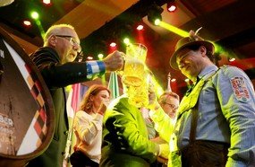 Governador e vice-governadora prestigiam abertura da Oktoberfest