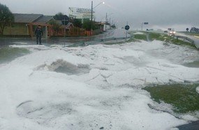 Chuva de granizo provoca estragos em Lages