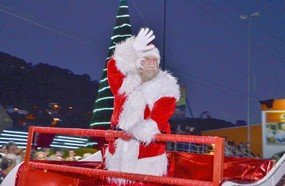 1ª Parada Natalina encanta famílias em Herval d´Oeste
