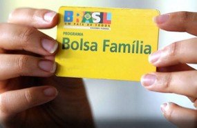 Caixa começa a pagar décimo terceiro do Bolsa Família