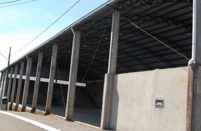 Vereador pede informações sobre ginásios inacabados