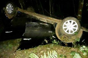 Óleo na pista pode ter causado capotamento na BR-282