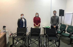 Projeto consegue cadeiras de rodas com a arrecadação de lacres