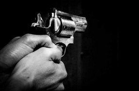Bandidos invadem casa e assaltam morador de Campos Novos