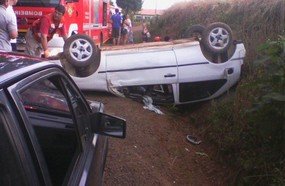 Veículo capota no interior de Treze Tílias