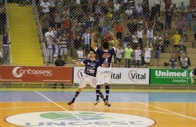 Joaçaba vence Floripa e está a um passo da semifinal