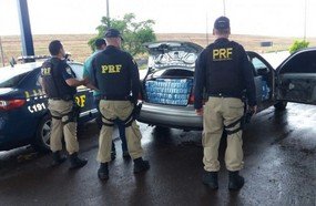 Veículo de Herval d´Oeste é apreendido com cigarros no RS