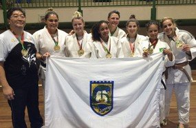 Judô feminino de Joaçaba sagra-se campeã por equipes