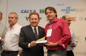 Joaçaba recebe prêmio da FECAM por sustentabilidade