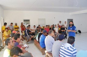 Andrade e sindicato conscientizam trabalhadores sobre acidentes