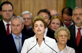 Dilma se diz injustiçada e promete lutar pelo mandato