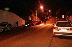 PM apreende CNHs e drogas durante operação na madrugada