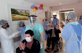 Pai e filho deixam HUST após se recuperarem do coronavírus