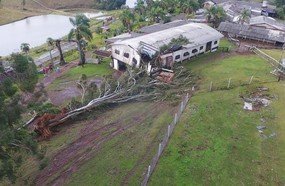 Meteorologistas vão analisar se tornado atingiu fazenda de Irani