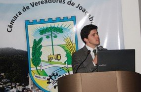 Defensor Público participa da Tribuna da Câmara de Joaçaba