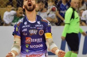 Léo Gugiel se despende em grande estilo do Joaçaba Futsal