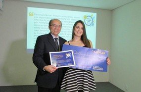 Joaçabense vence concurso de redação da Fundação Logosófica