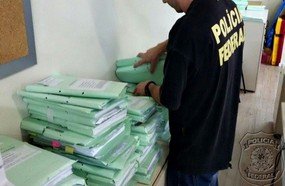 PF investiga crimes contra a Administração Pública em Joaçaba e Florianópolis