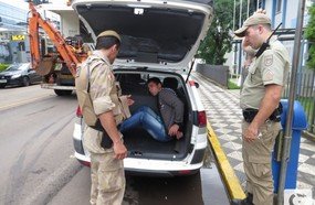 Polícia Militar prende em flagrante ladrão de residência em Joaçaba