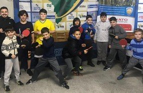 Aulas gratuitas de tênis de mesa em Joaçaba