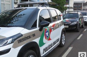 Condutora é presa após jogar carro contra PM e fugir de abordagem