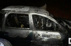 Veículo é consumido por incêndio em Joaçaba