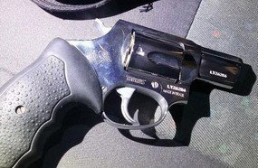 Motorista é preso após efetuar disparos com arma de fogo