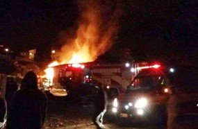 Incêndio consome casa durante a madrugada em Catanduvas