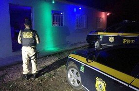 Operação da PRF fiscaliza presença de menores em boates