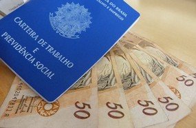 Congresso aprova salário mínimo de R$ 998 reais para 2019