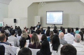 Mais de 200 pessoas prestigiam palestra sobre revolução digital