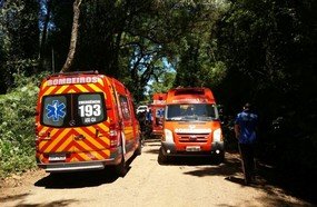 Colisão entre micro-ônibus e moto deixa dois feridos em Ouro