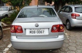 Ex-prefeito condenado por emplacar carro oficial com sigla do partido