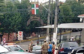 Casal é preso pelo PPT por desacato no centro de Joaçaba