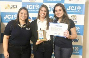 Aluna do Celso Ramos vence concurso ‘Oratória nas Escolas’