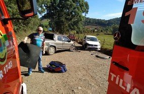 Motorista fica ferido após colisão no interior de Treze Tílias