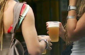 Vetado projeto que proibiria consumo de bebidas em locais públicos