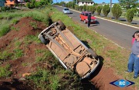 Motorista capota veículo em Capinzal