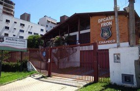 Mulher diz à polícia que foi estuprada para esconder traição