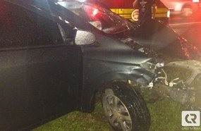 Colisão entre carro e carreta deixa duas pessoas feridas BR-282