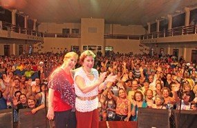 Irmãs Galvão fazem a festa com os idosos em Piratuba