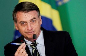 Bolsonaro assina decreto que facilita posse de armas