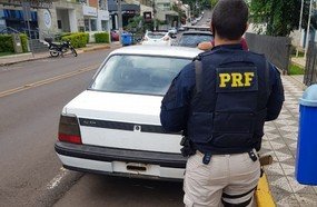 PRF flagra carro com placa de motocicleta em Joaçaba