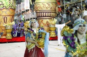 Prefeito não tem intenção de retirar desfile das escolas da Avenida
